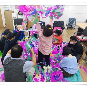 늘사랑장애인주간보호센터 미술활동(2022.4.5.) 이미지
