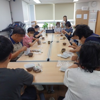 늘사랑장애인주간보호센터 원예활동 이미지