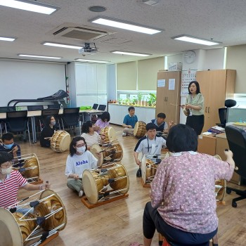 8월 여가생활지원 음악활동(사물놀이) 이미지
